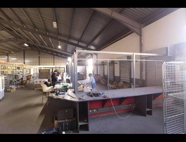 INDUSTRIAL PROPERTY TO RENT IN WALTLOO